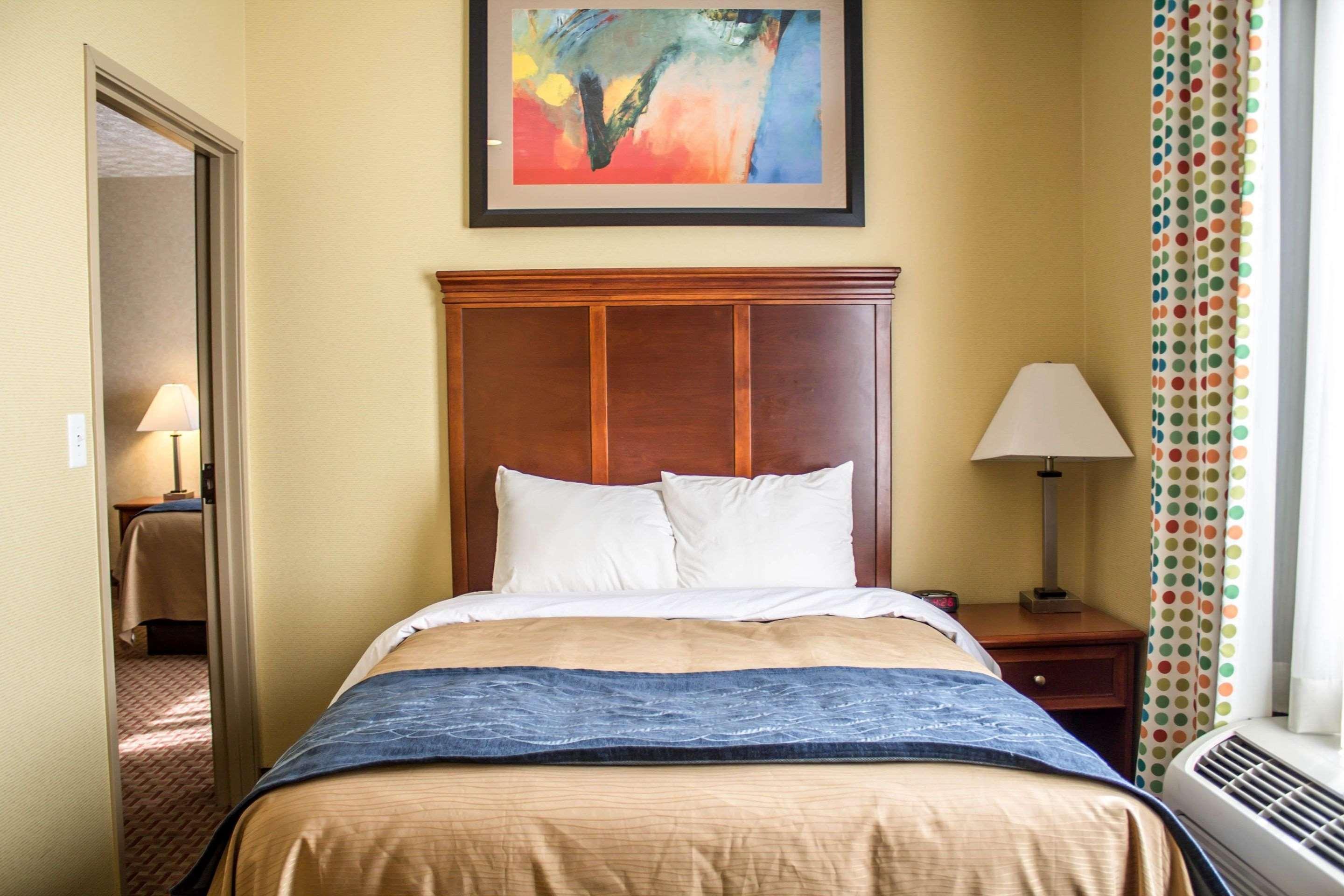 Comfort Inn & Suites Kent - University Area エクステリア 写真