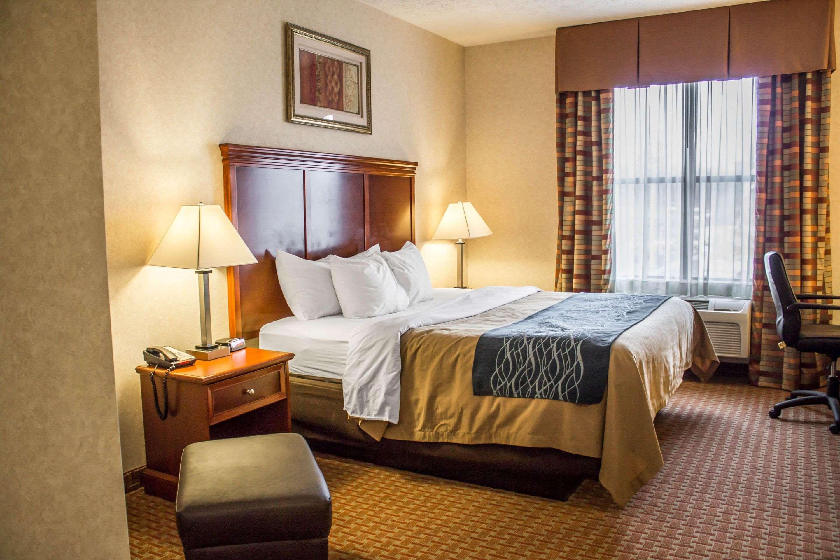 Comfort Inn & Suites Kent - University Area エクステリア 写真