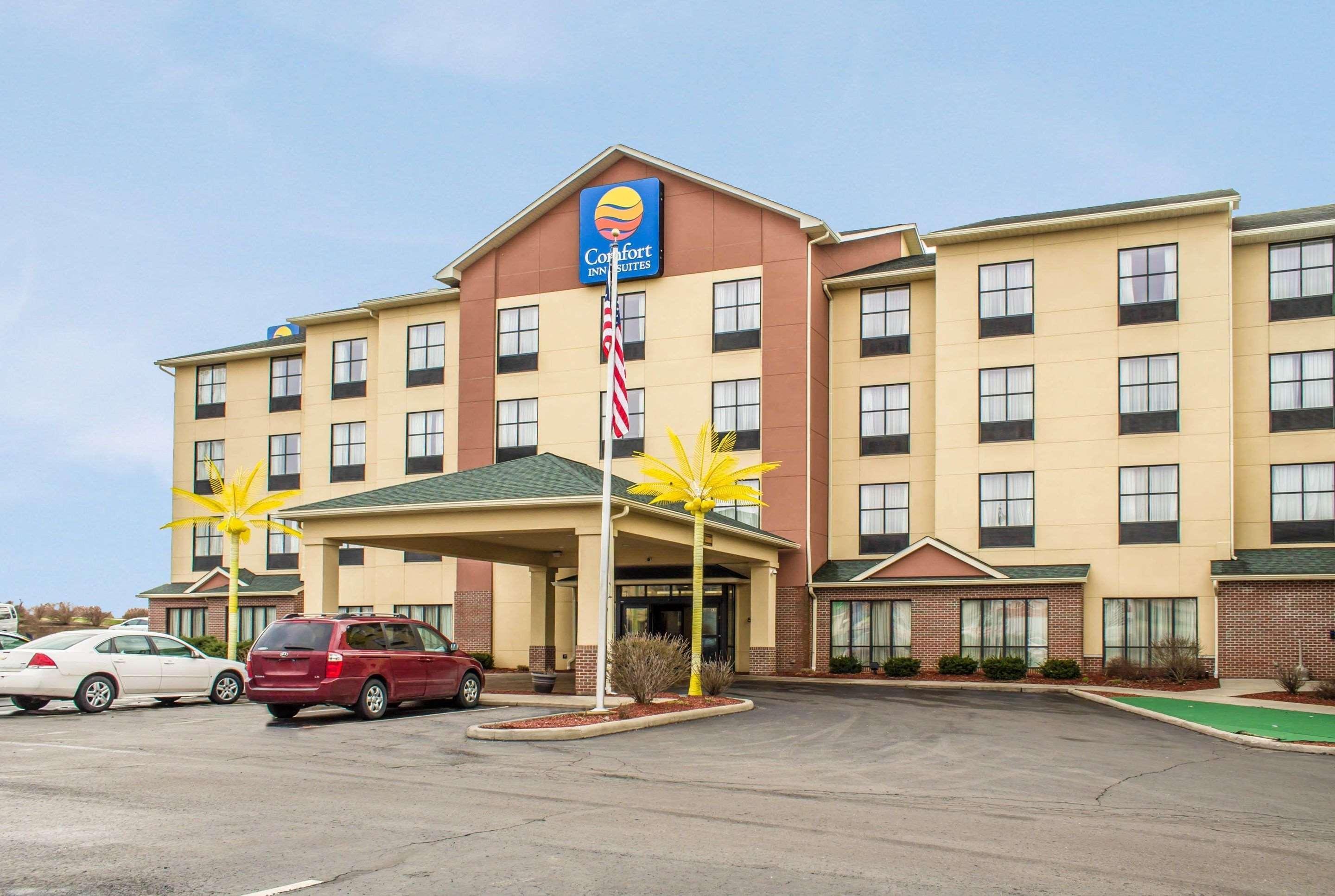Comfort Inn & Suites Kent - University Area エクステリア 写真